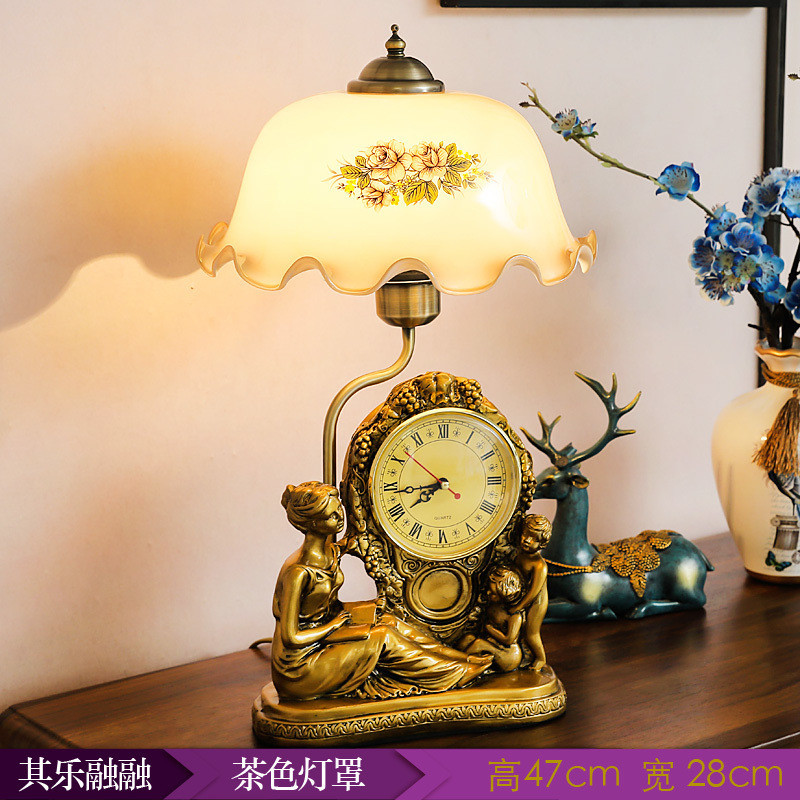 美式新款高档台灯卧室温馨多功能钟表复古床头创意家用客厅书房灯