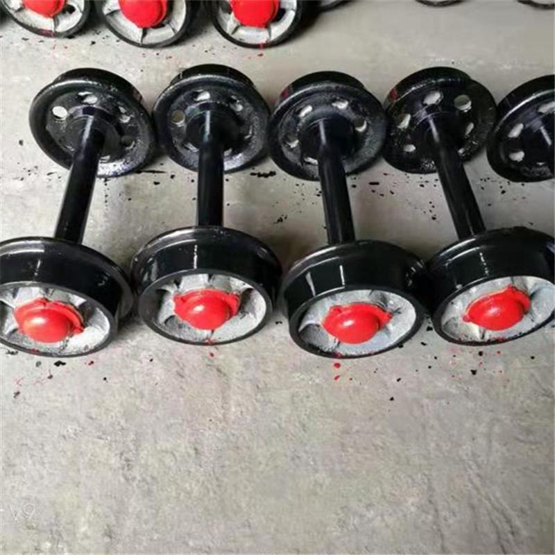 热销矿车优惠实心矿车轮单边双边价格轮对铸铁铸钢平板车轮对供应