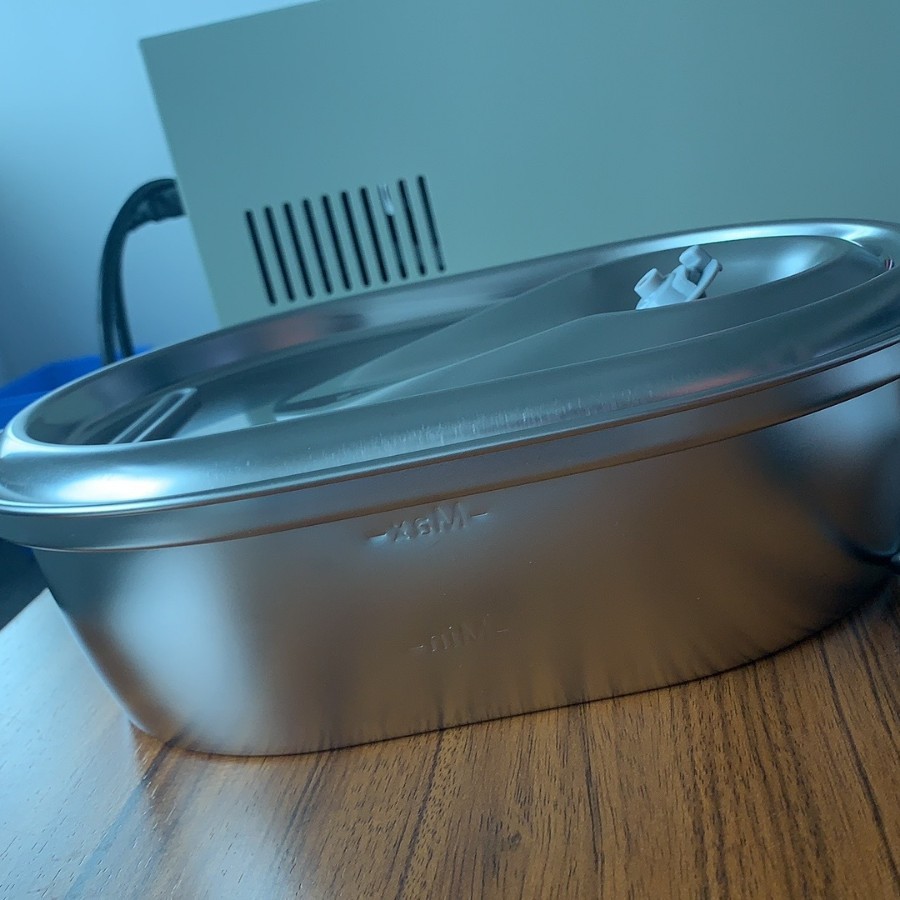 不锈钢新款跑道喂水器猫咪饮水盆活水循环猫狗喂水盆饮水碗