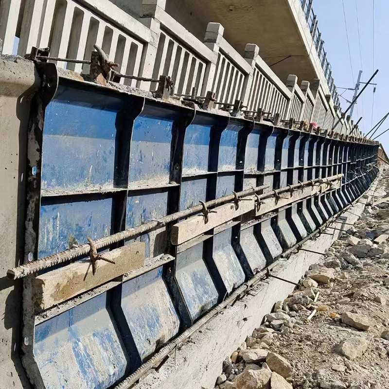 防撞墙钢模具混凝土现浇防撞墙模板高速公路中央防撞墙模具现货
