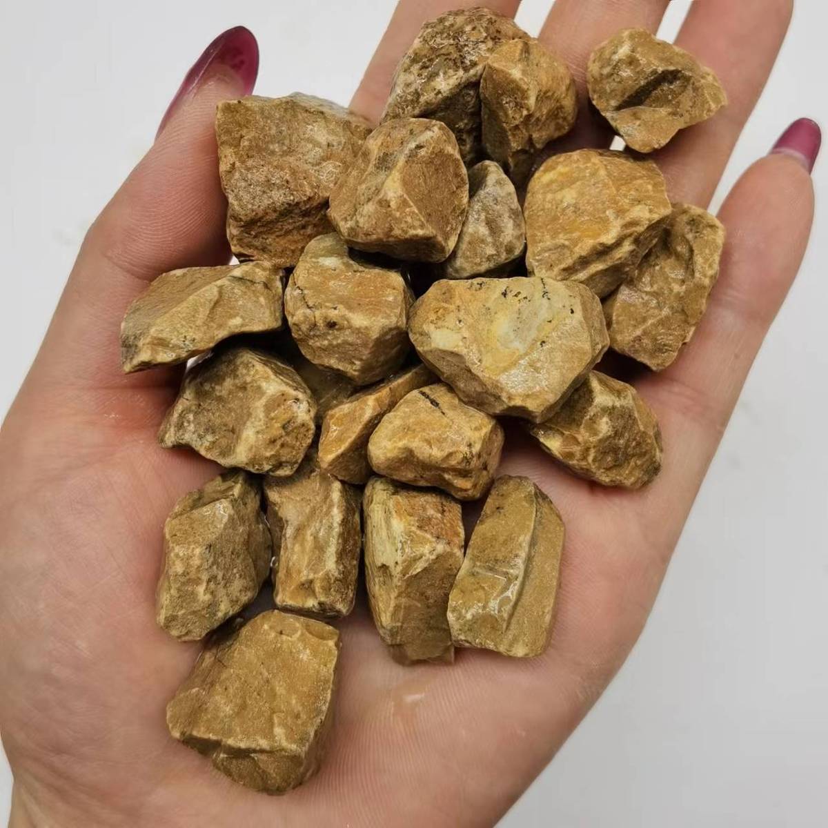供应地板黄石子建筑工程装饰路面用水磨石砾石胶粘石透水地坪碎石