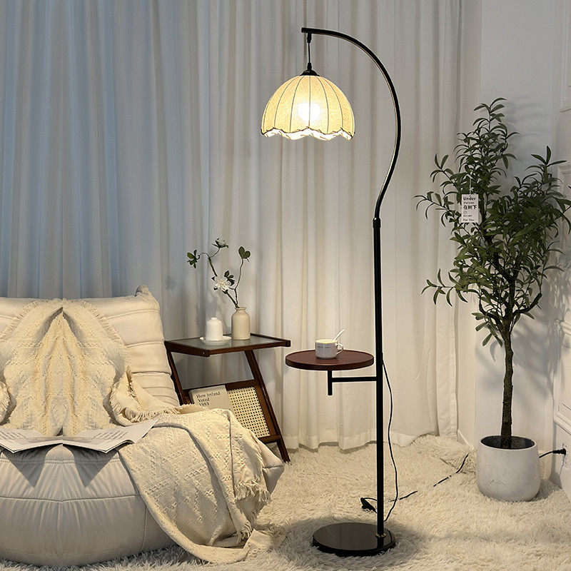新款法式中古落地灯客厅沙发旁边高级感装饰艺术摆件卧室床头台灯,家装灯饰光源,置物功能落地灯,淘宝优惠券,粉丝福利购,淘宝优惠卷