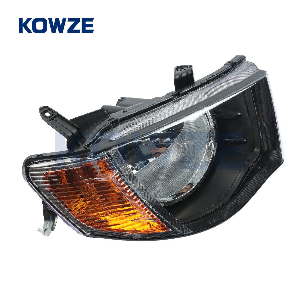 现货8301B4668301B472右大灯适用L2002005-20154D56