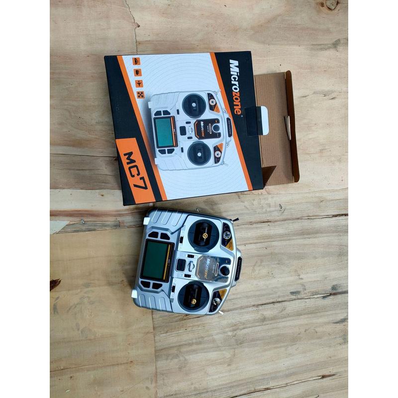 小型履带式遥控割草机出口全地形智能果园草坪绿化带剪草割草机