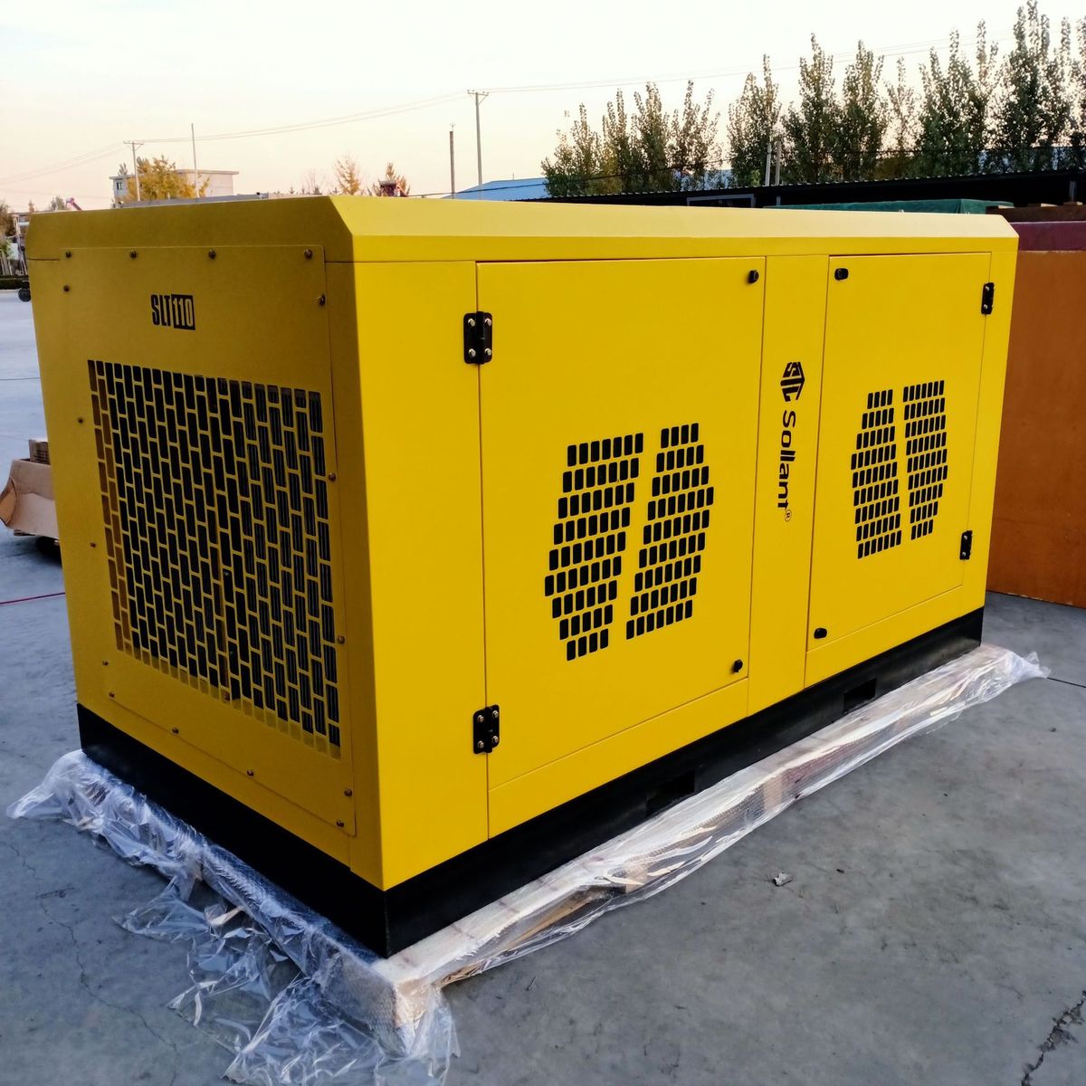 热销螺杆式兰特山东厂家直供柴油驱动索固定空气压缩机钻井矿用压