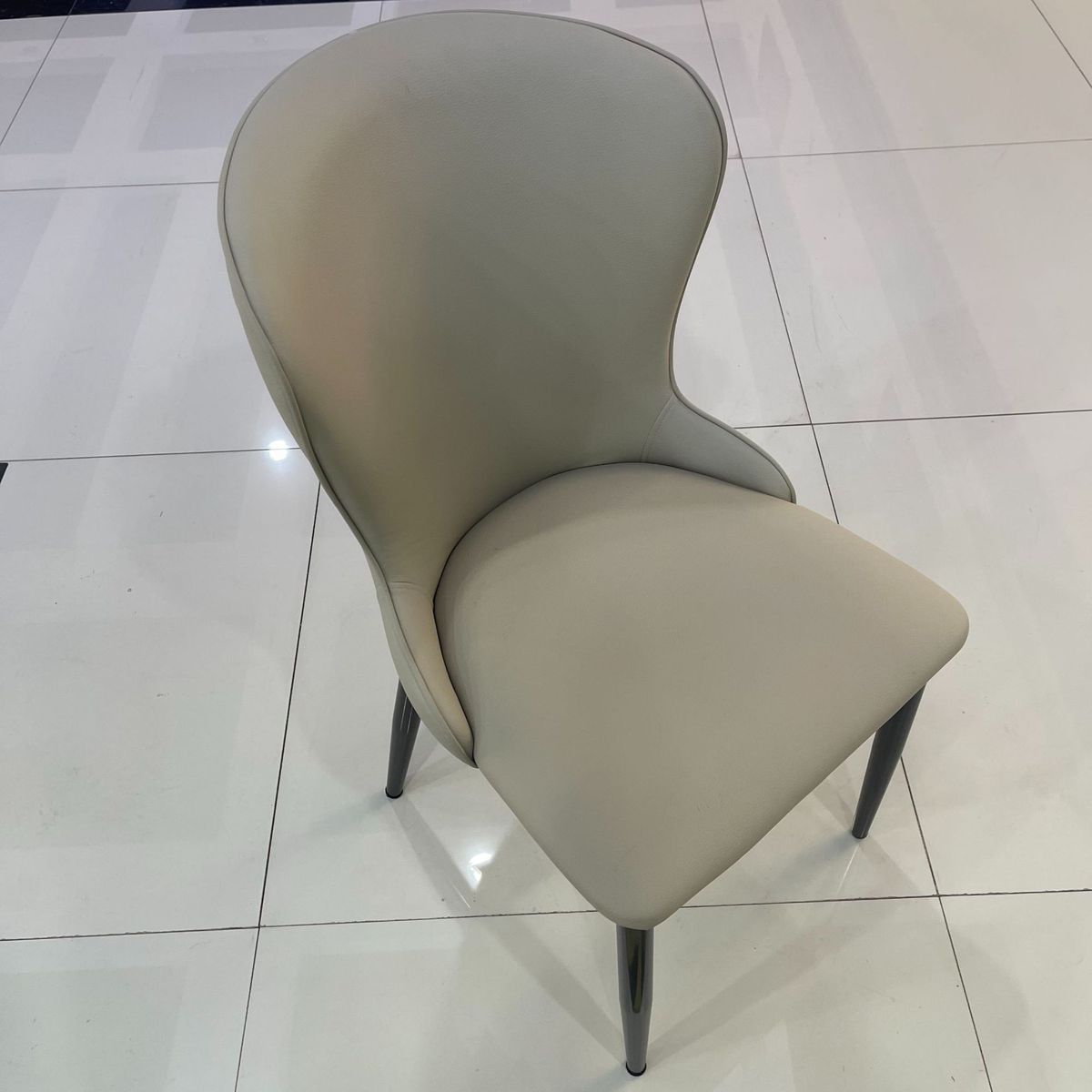 北欧轻奢餐椅现代简约家用凳子皮椅复古咖啡厅酒店铁艺洽谈椅子