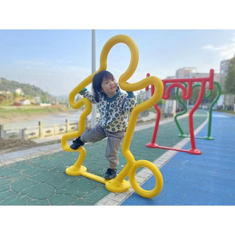 人体运动造型钻洞墙幼儿园感统训练器材儿童游戏钻圈玩具游乐设施