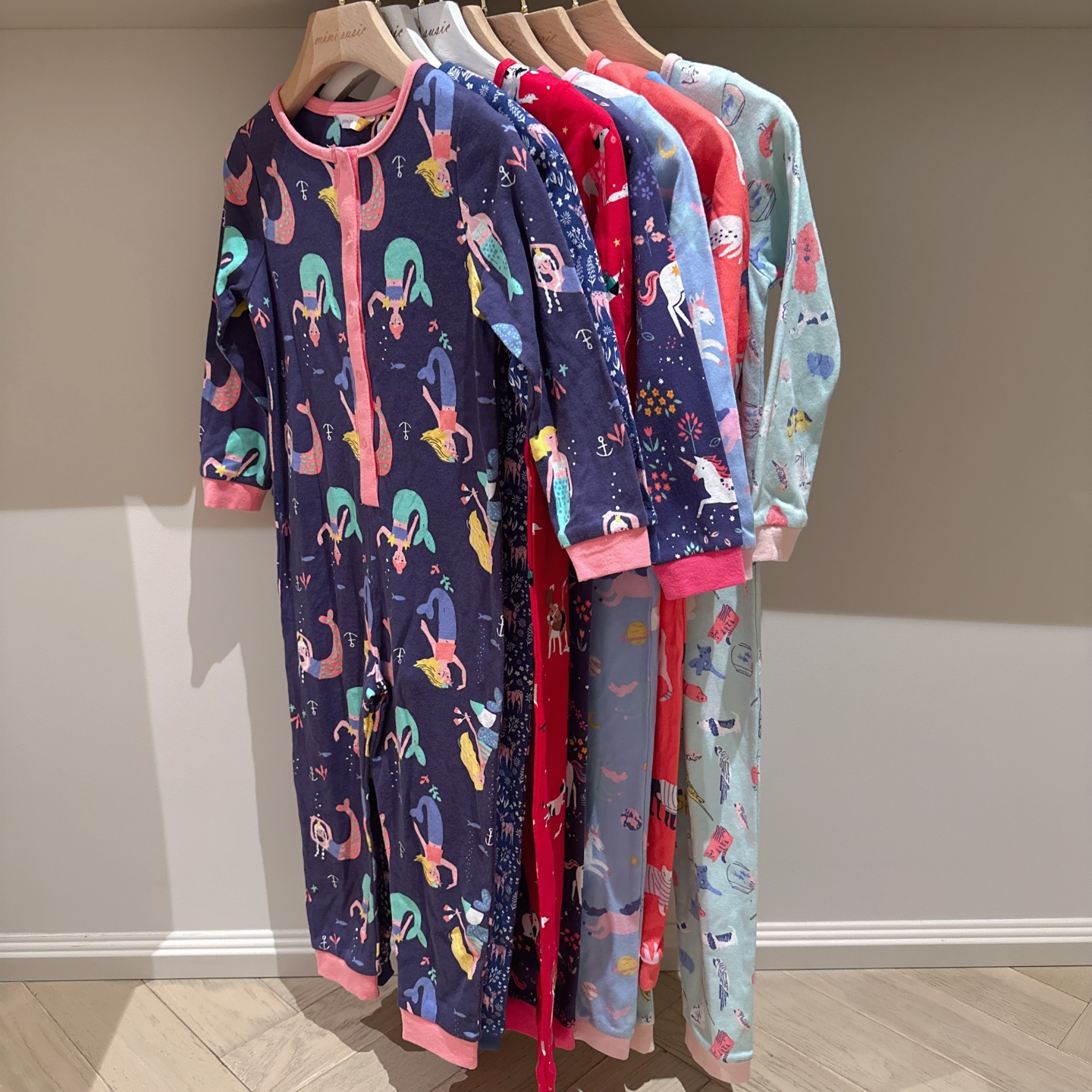 2-14英伦男女童纯棉长袖长裤满印卡通家居服护肚脐连体睡衣