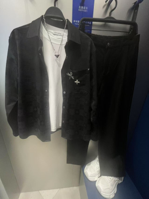 B1CHF1419 太平鸟男装2025春季新款黑色外穿式满印提花衬衫外套潮