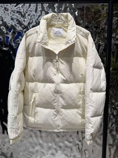 米白色微阔短款 B1ACE4381 新款 冬季 字母立领保暖羽绒服 太平鸟男装