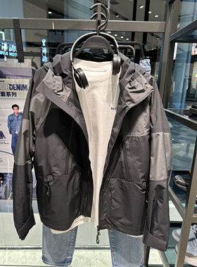 B2BCE1342 太平鸟男装春季新款时尚黑色宽松拼色连帽休闲夹克外套