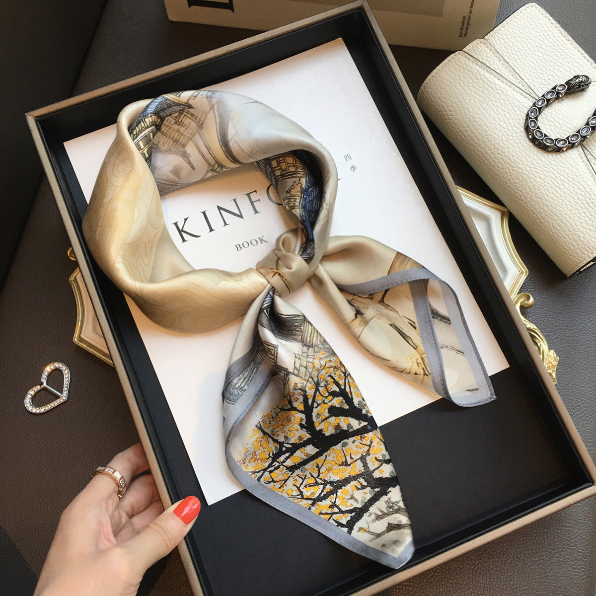 杭州丝绸水墨江南100%桑蚕丝围巾真丝丝巾女领巾春季百搭70cm方巾