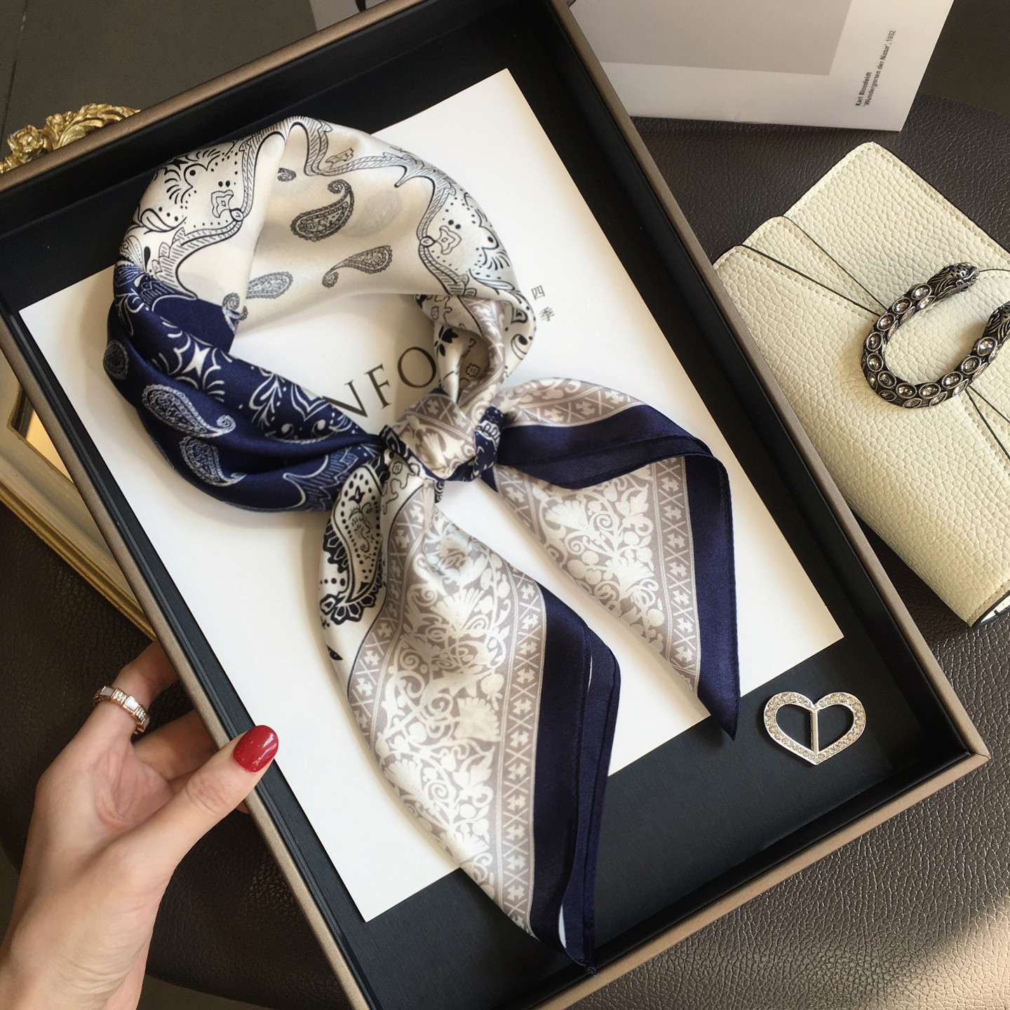 杭州丝绸拼色腰果花100%桑蚕丝真丝围巾春季百搭丝巾领巾70cm方巾