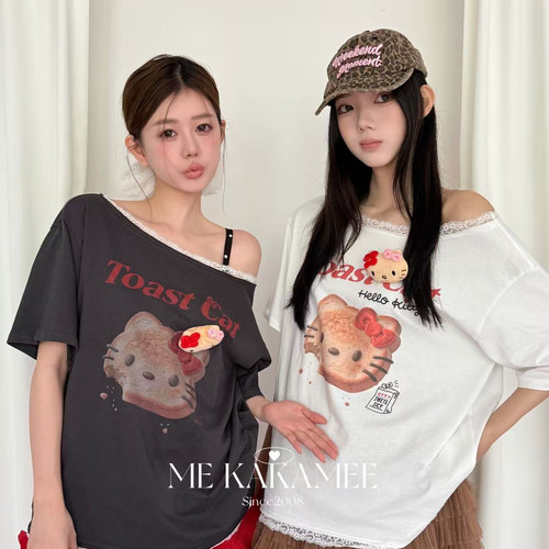 ME KAKAMEE-蕾丝设计斜肩短袖T恤(配可拆卸kitty)(含100棉料)9575