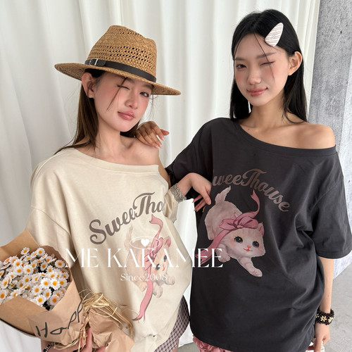 ME KAKAMEE-夏新品甜酷猫咪喷画斜肩宽松大版短袖T恤S3893