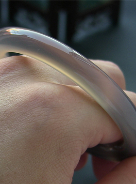 天然巴西玛瑙手镯/复古圆条/原色无优化/灰色玉髓/水润强荧光860