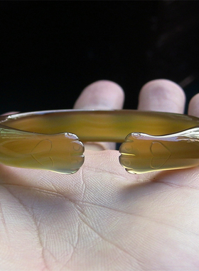 天然巴西玛瑙手镯/秀细款/巧雕猫爪/蜜糖色玉髓/原色无优化1805