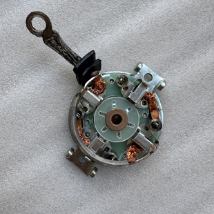 五菱荣光小卡1.5之光1.2宏光S长安新豹起动机启动马达碳刷架总成