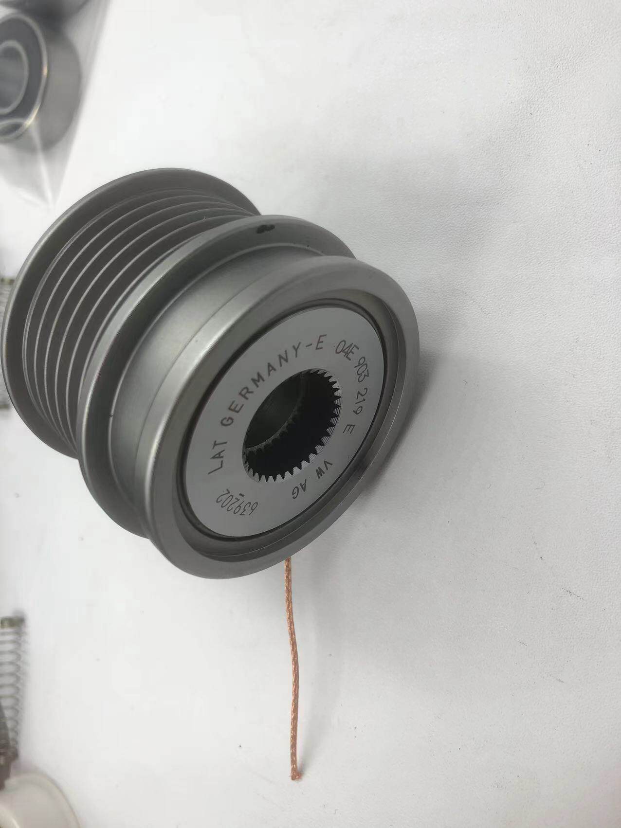 18款大众迈腾新帕萨特派速腾1.4T斯柯达CST凌渡发电机单向皮带轮