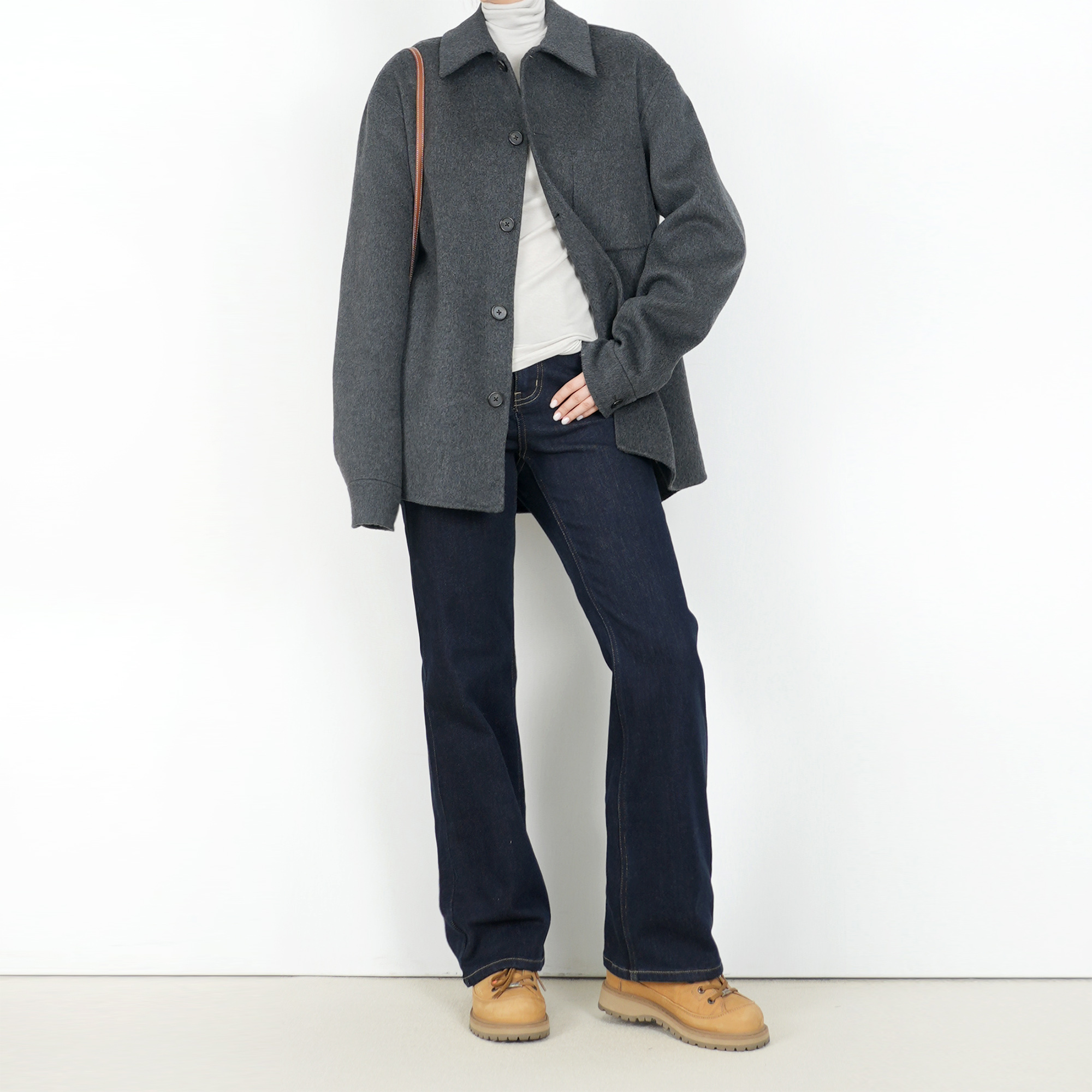 秋冬新款 特显瘦好版型立体剪裁弹性保暖抓绒微喇干净深蓝牛仔裤