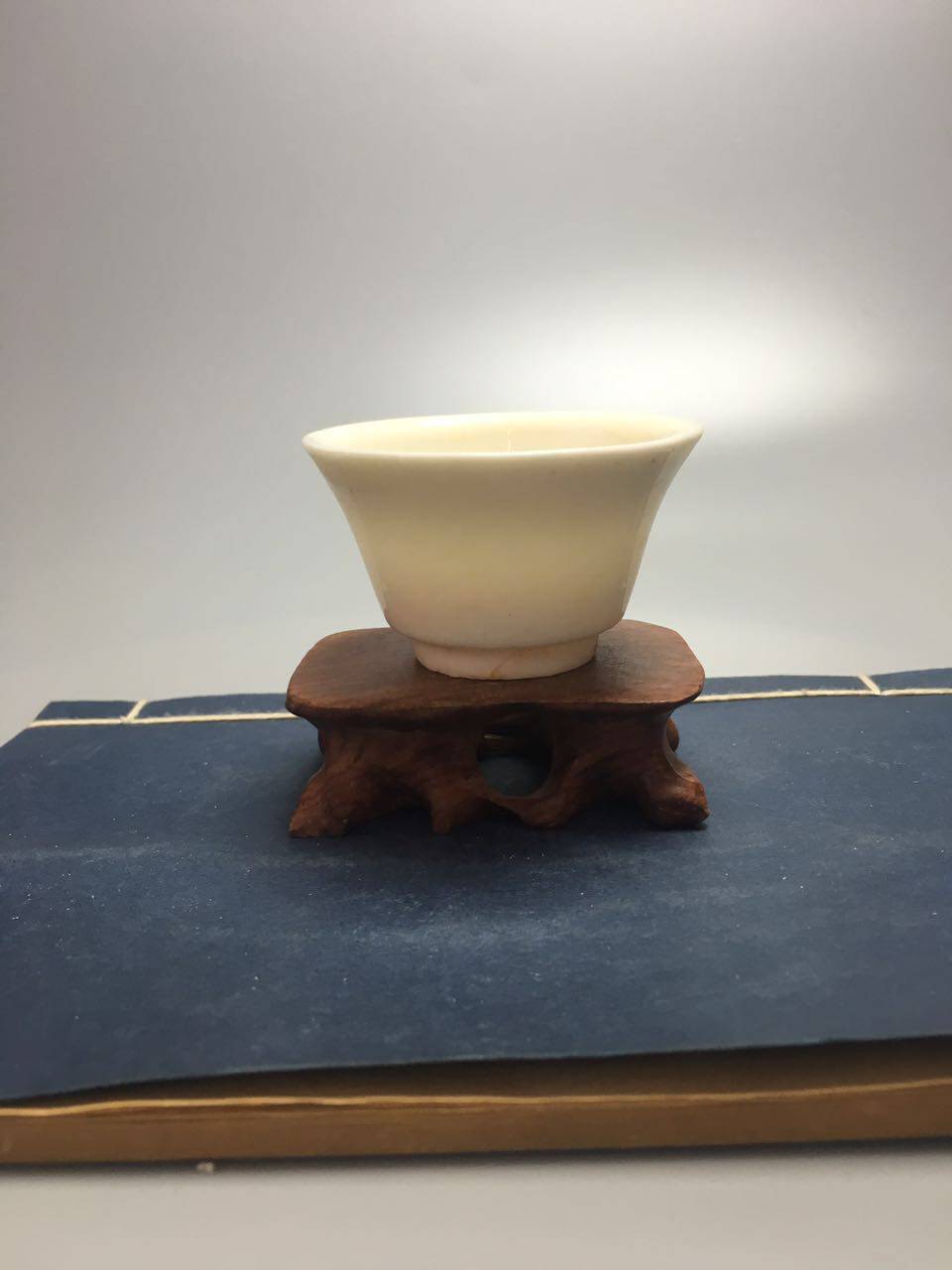 明代德化窑孩儿红金钟杯收藏老杯子古董瓷器 明代出土老件杯子