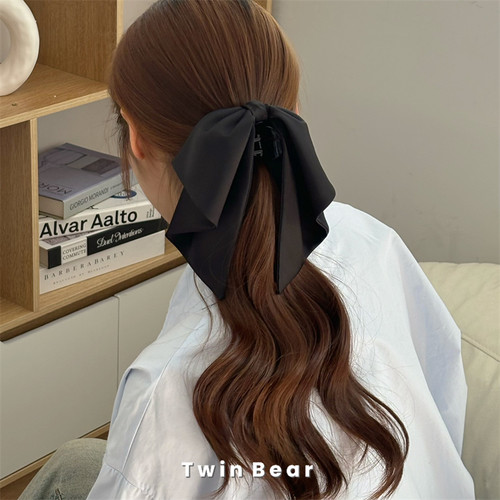 双生熊黑色缎面隐形蝴蝶结抓夹