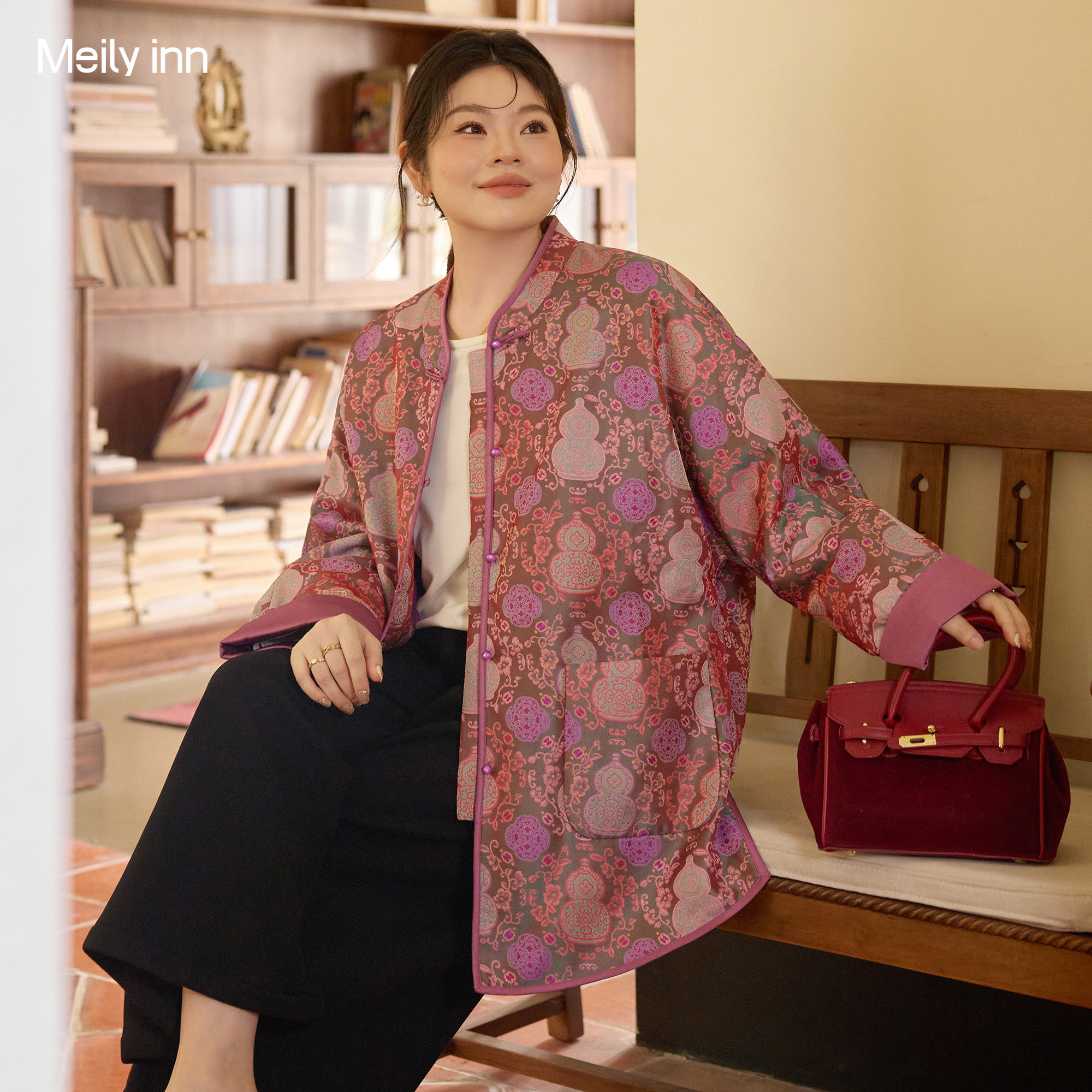 美丽客栈大码女装2025冬新款棉衣胖mm显瘦紫葫盈福缎面提花棉外套