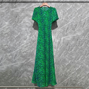 中长裙绿色 真丝印花连衣裙女斜裁显瘦收腰泡泡短袖 2026秋季 新品