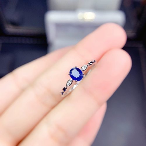 天然蓝宝石戒指 高净度满火彩 主石4*5mm925银电镀白金精工镶嵌
