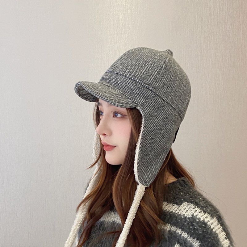 显脸小新款秋冬季护耳羊羔绒雷锋帽女时尚奶嘴休闲保暖电动车潮帽