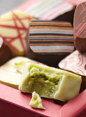 法国进口零食品le criollo雨果故乡甘纳许黑白巧克力混装礼盒160g