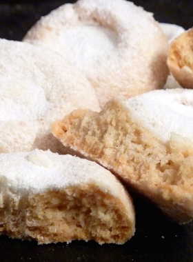 希腊进口零食礼品Petits Grecs蛋白酥皮杏仁饼干糖粉伴手礼盒180g