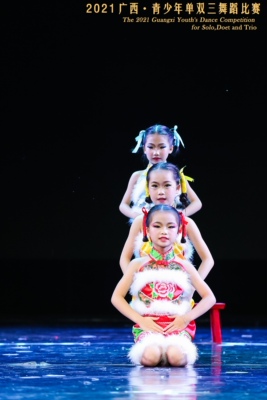 儿童舞蹈三人舞剧目看戏秧歌舞台表演服装幼儿演出服定制