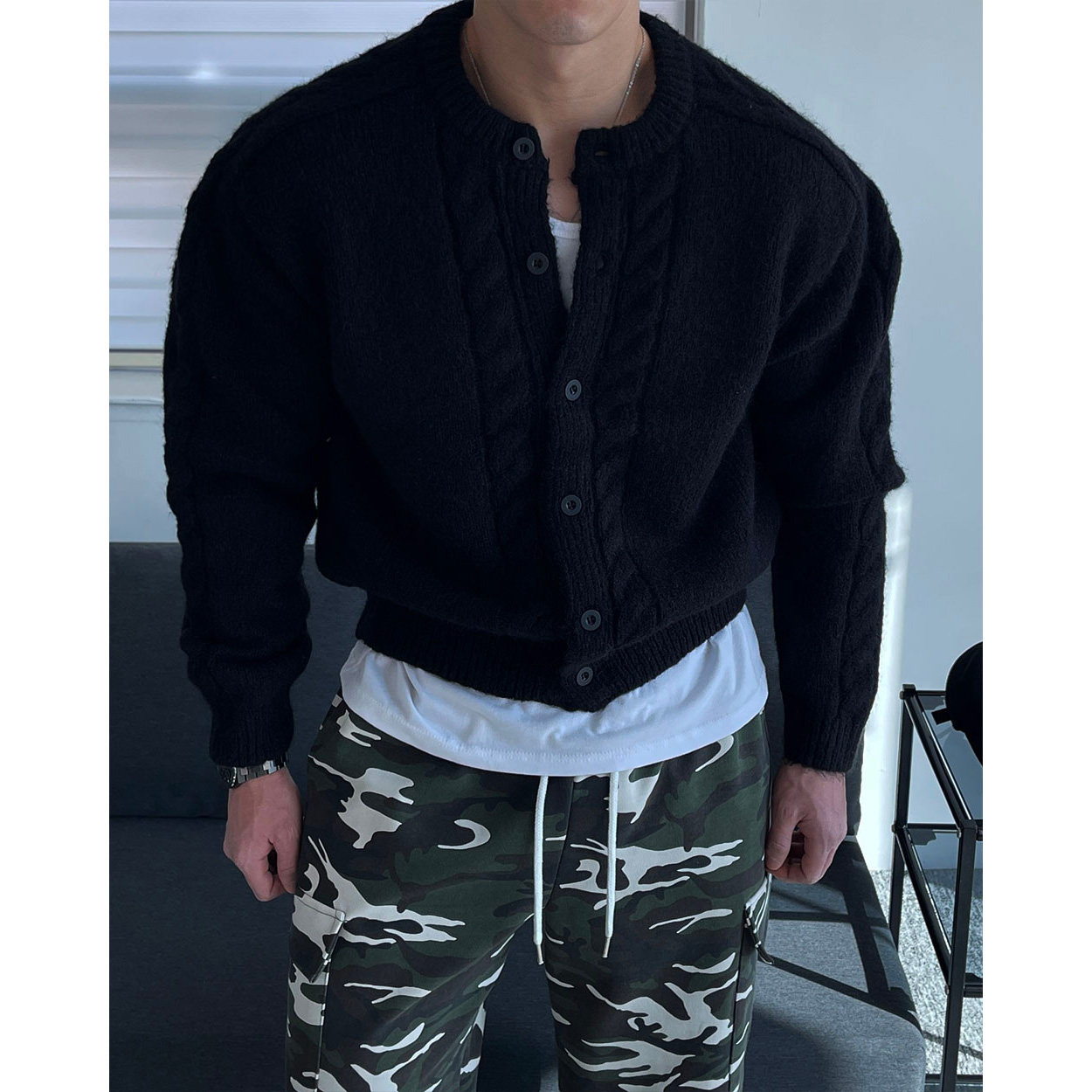 韩国东大门代购蓬松柔软麻花纹拼接圆领短款针织开衫男毛衣外套冬