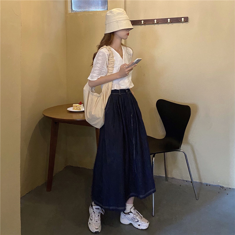 Real price lace cut-out V-neck Top + denim skirt