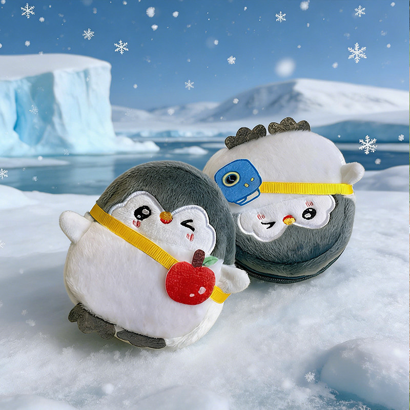 创意背包企鹅毛绒零钱包卡通耳机数据线收纳包挂件女生口红收纳袋