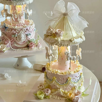 网红甜品复古欧式生日蛋糕装饰旋转木马模型烘焙悬浮展示支撑架