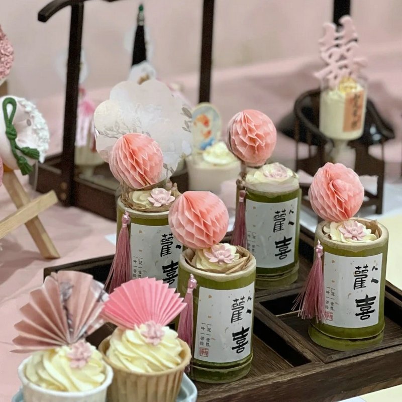 粉色婚礼甜品台装饰蛋糕淋膜纸杯烘焙插件蜂窝球竹筒杯慕斯杯贴纸