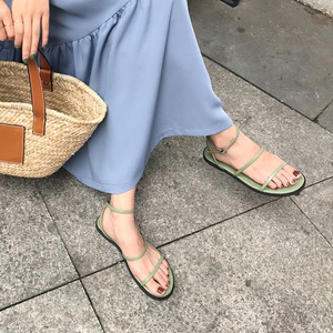 百搭露趾一字带凉鞋