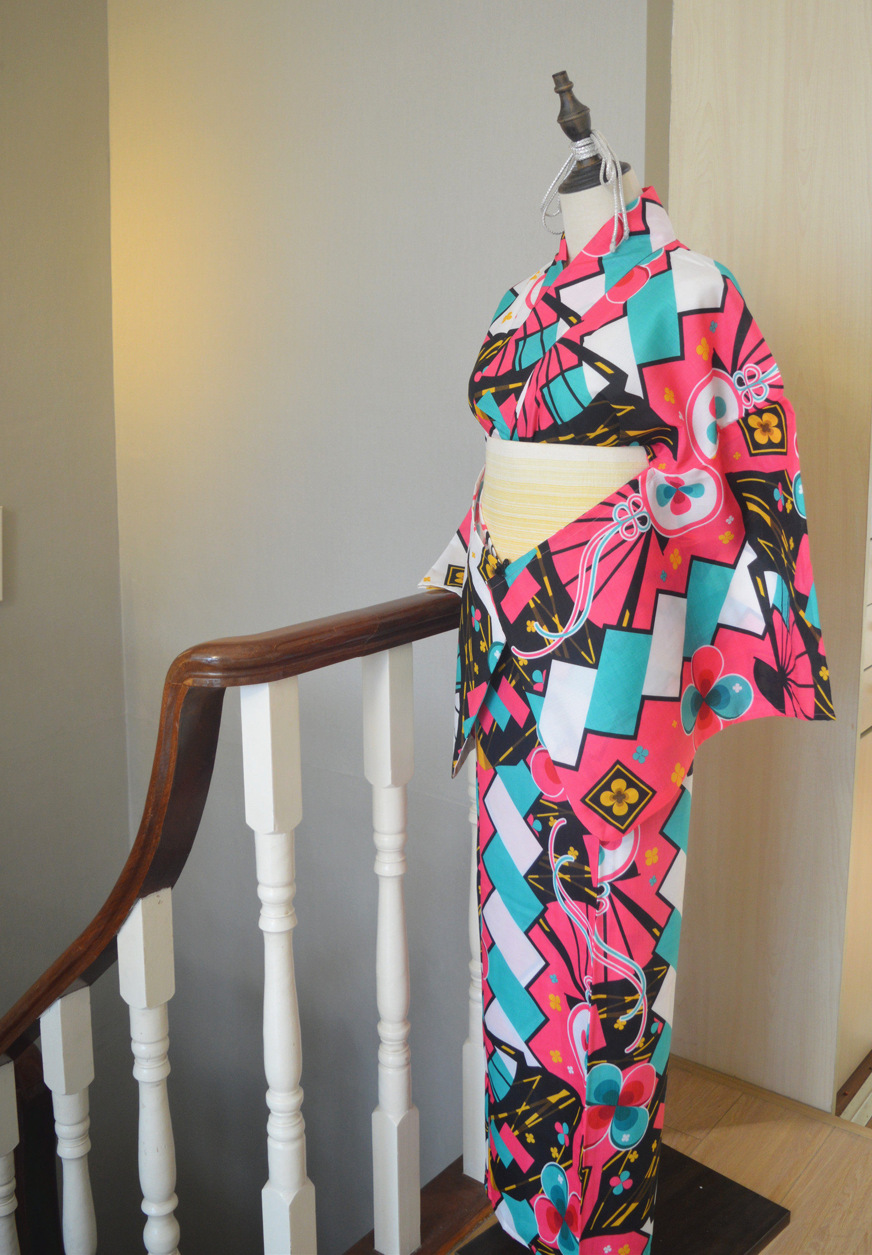 日单浴衣日本传统款和服yukata速干面料质地少女女士大正风舞扇子