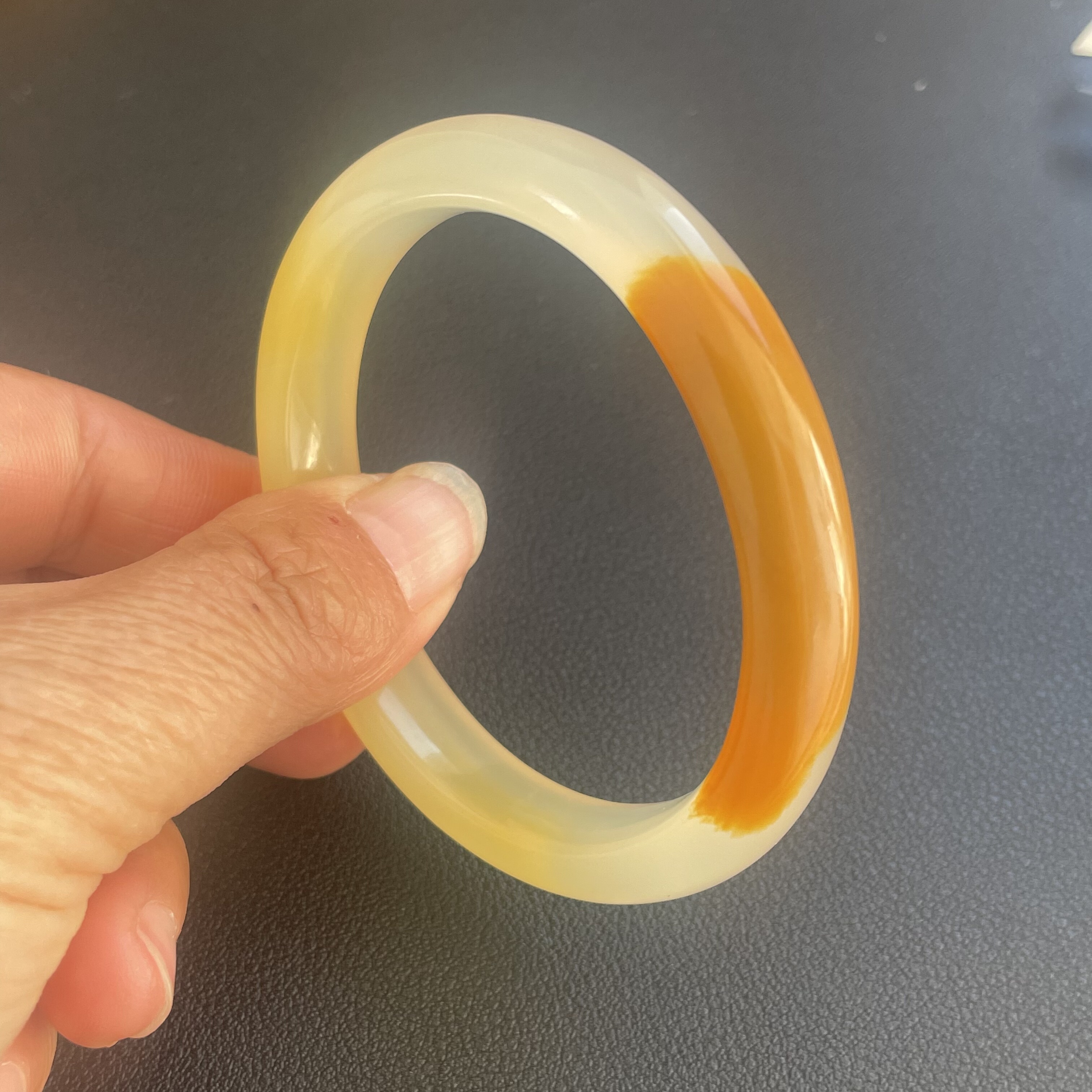 云南龙陵天然黄龙玉老料贵妃手镯57*11*8mm