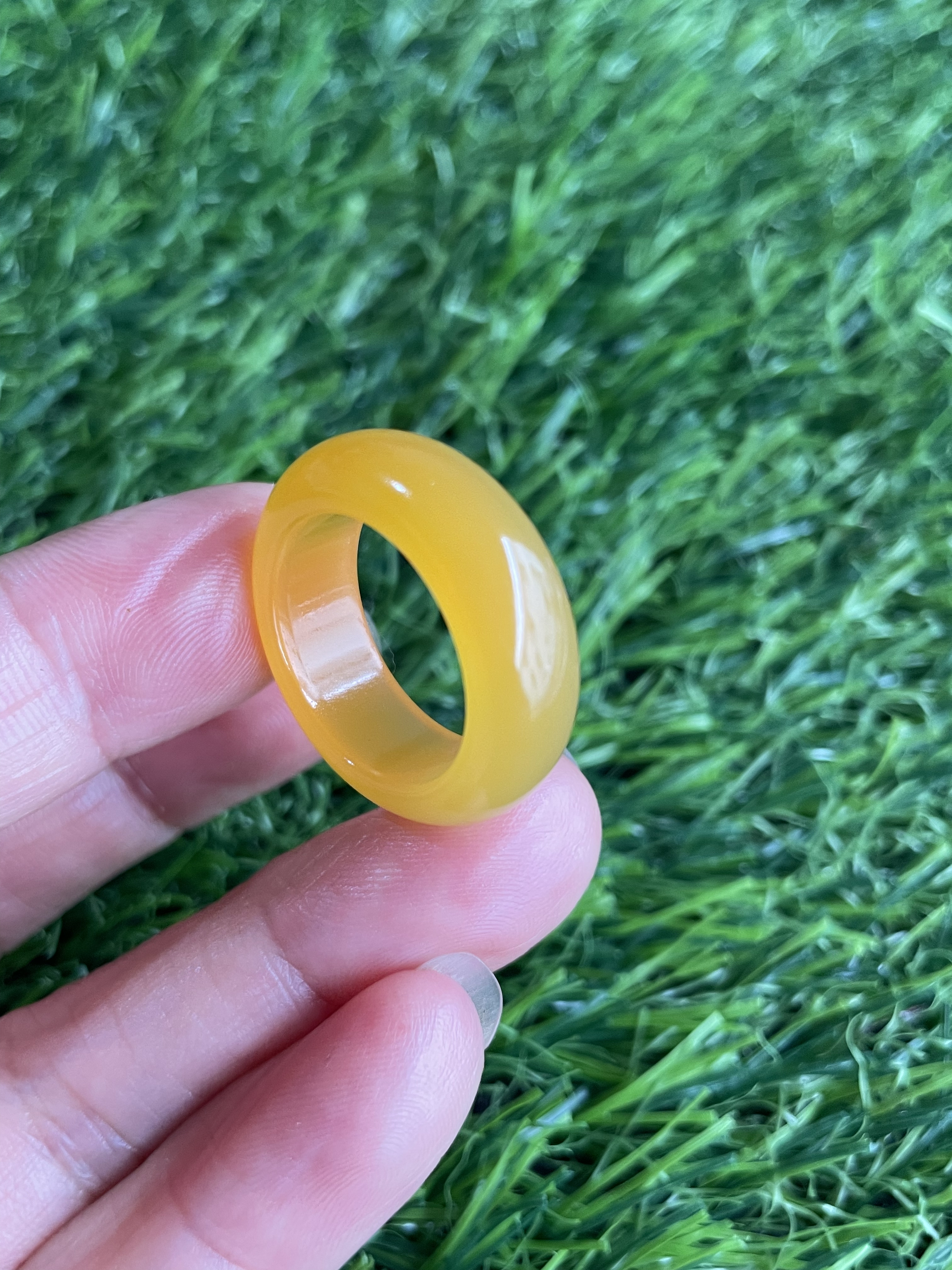 云南龙陵天然黄龙玉鸡油黄老料戒指17*8*4mm