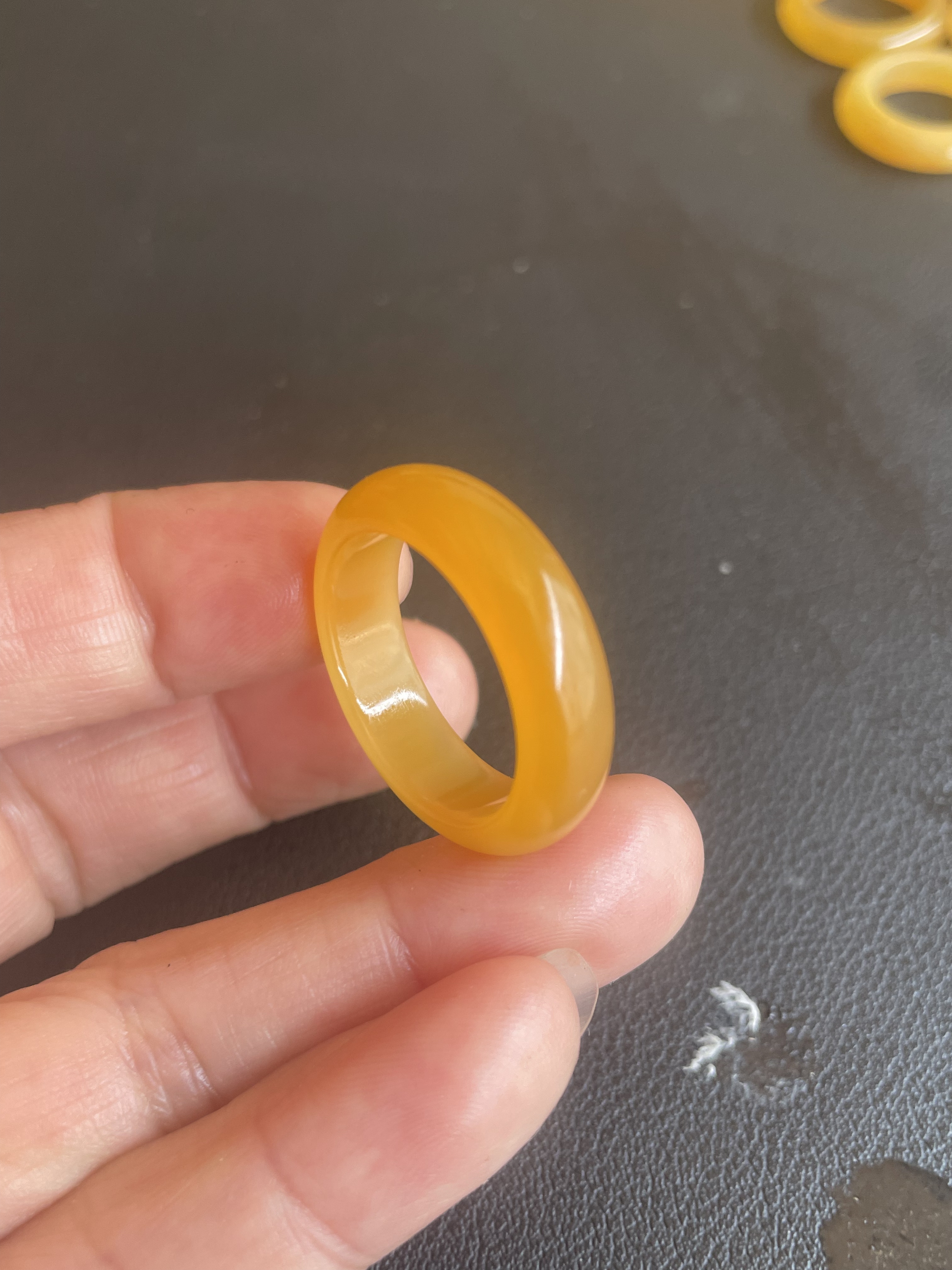 云南龙陵天然黄龙玉鸡油黄老料戒指17*5*4mm