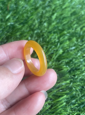 云南龙陵天然黄龙玉鸡油黄戒指17*4*4mm