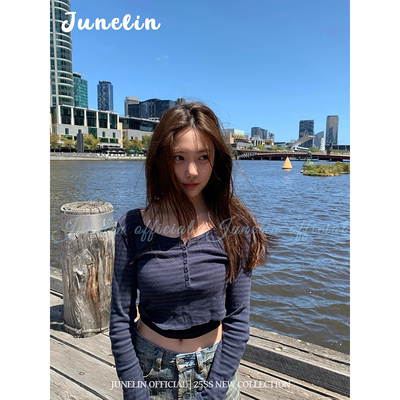 六月林 韩国博主同款 条纹上衣圆领扣子设计感短款长袖露腰女