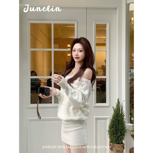 六月林 韩国博主同款 白色露肩针织连衣裙露肩上衣钉珠装饰小众女