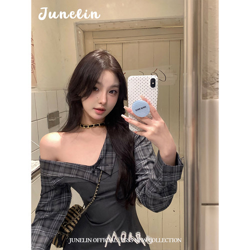 六月林 韩系2025新款露肩连衣裙格纹长袖拼接收腰设计感百搭女