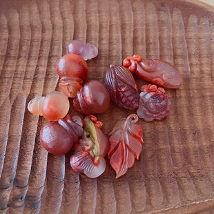 福利款天然南红雕刻件磨砂感瓦西料火焰纹莲蓬钱袋子如意树叶玉米