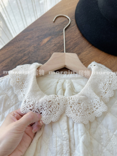 morein居物秋冬复古文艺松弛感绗缝棉夹棉蕾丝花边娃娃领长袖 衬衫