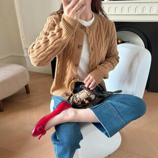 慵懒风圆领美丽诺羊毛毛衣外套 复古拉夫麻花针织开衫 曹大曼 经典